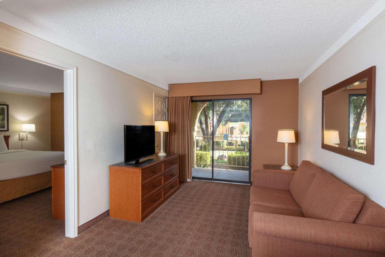 La Quinta By Wyndham Las Vegas Airport N Conv. Esterno foto